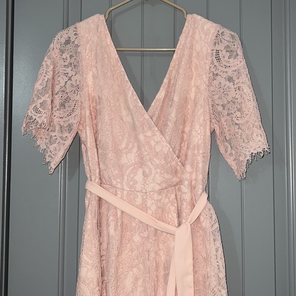 Beautiful romper. - Picture 2 of 3